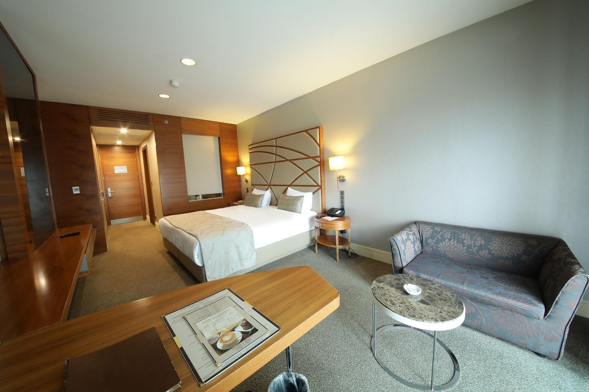 Cevahir Hotel Istanbul Asia Bagian luar foto A room at the hotel