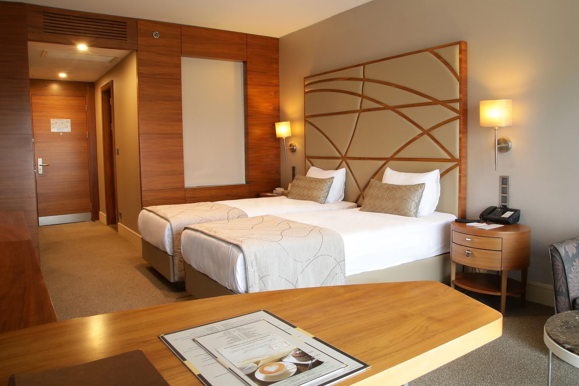 Cevahir Hotel Istanbul Asia Bagian luar foto A room at the hotel