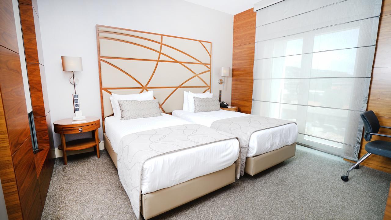 Cevahir Hotel Istanbul Asia Bagian luar foto A bedroom