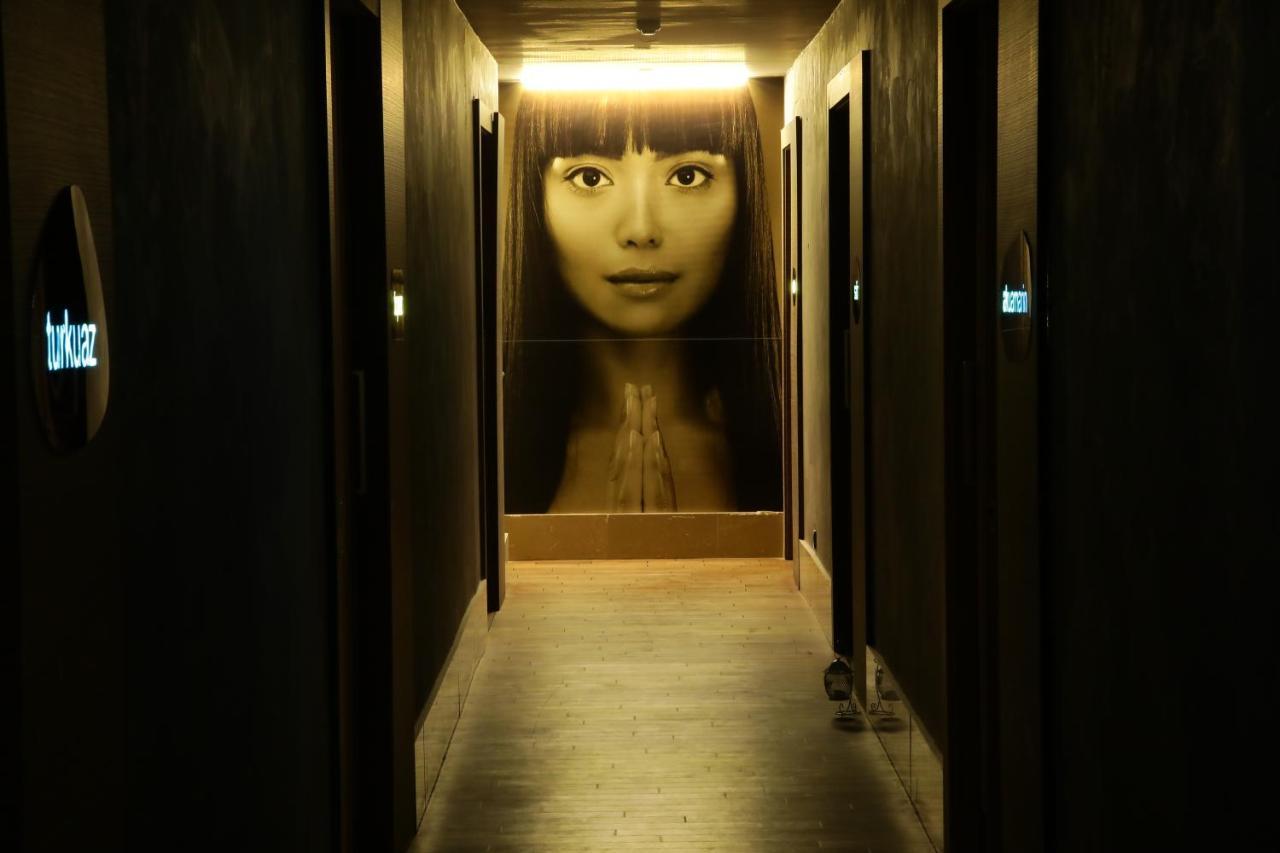 Cevahir Hotel Istanbul Asia Bagian luar foto Corridor of the hotel