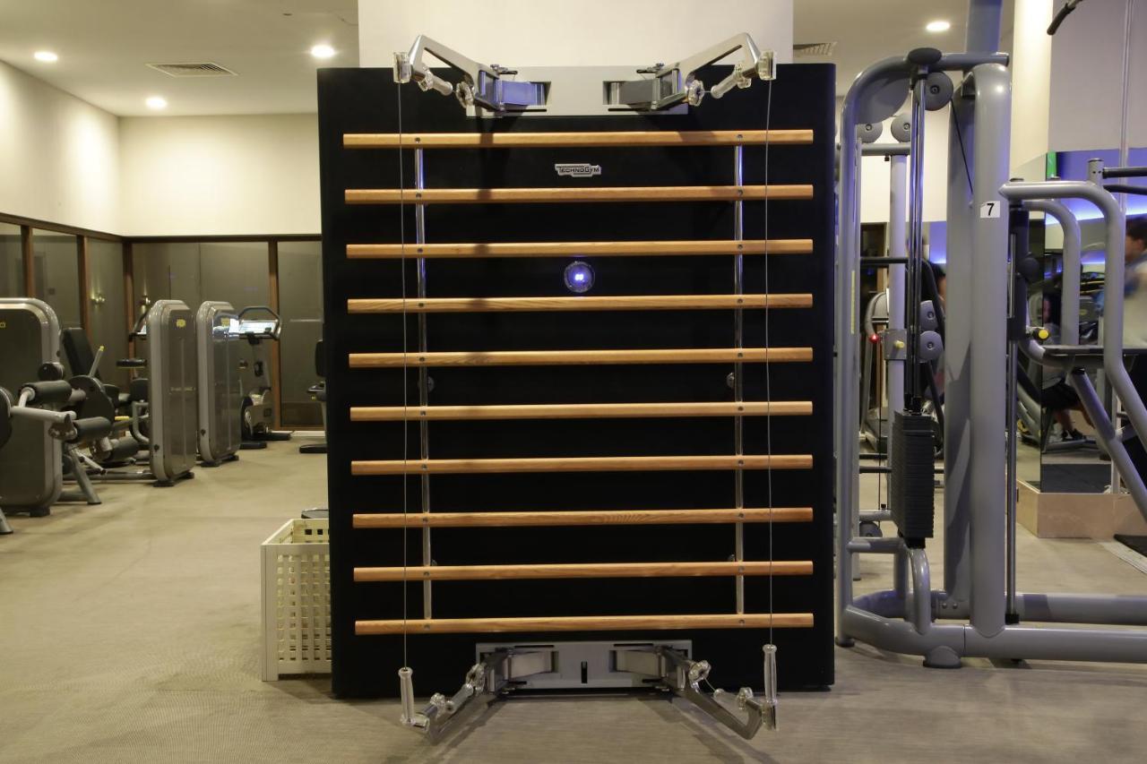 Cevahir Hotel Istanbul Asia Bagian luar foto A climbing machine