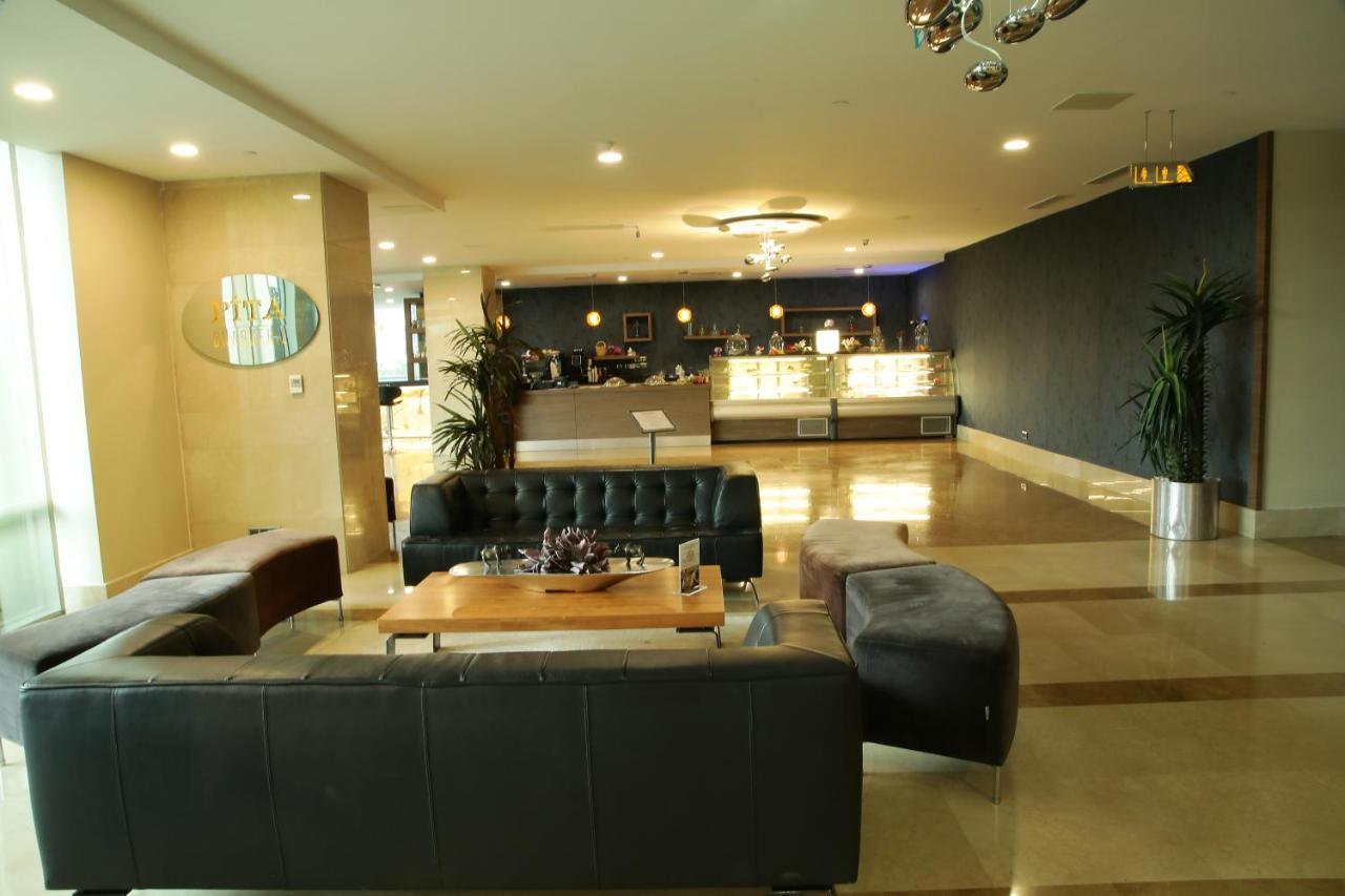 Cevahir Hotel Istanbul Asia Bagian luar foto The lounge at the airport